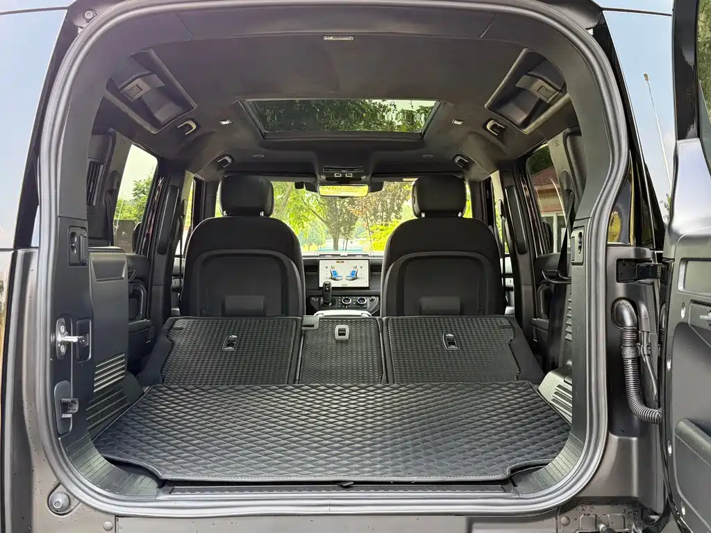 Land Rover Defender — миниатюра 19