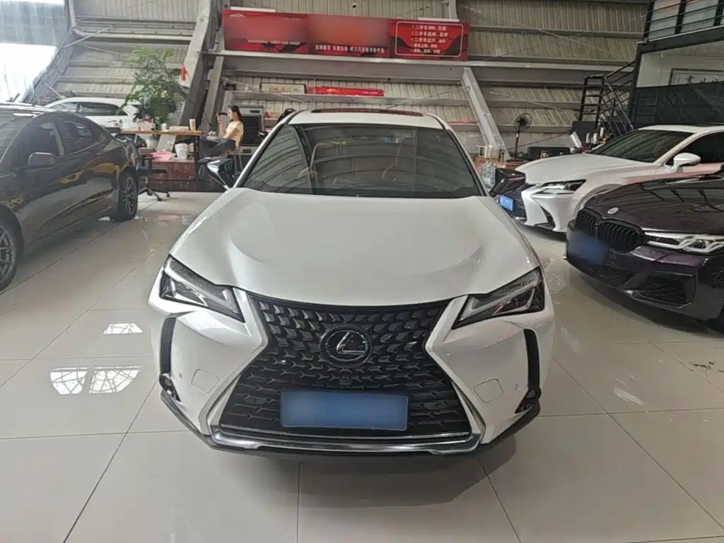 Lexus UX — миниатюра 3
