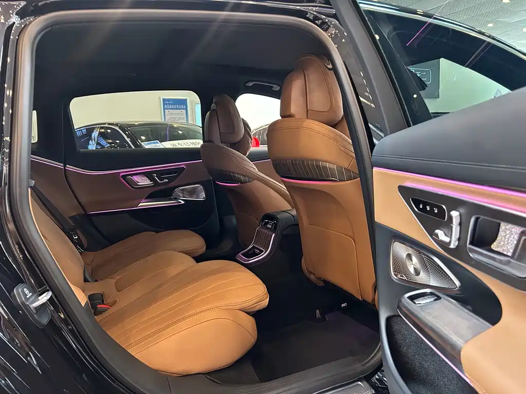 Mercedes-Benz E-Class — миниатюра 15