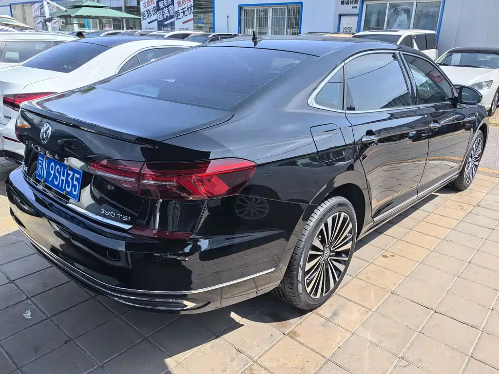 Volkswagen Passat 2019 380TSI Luxury VI