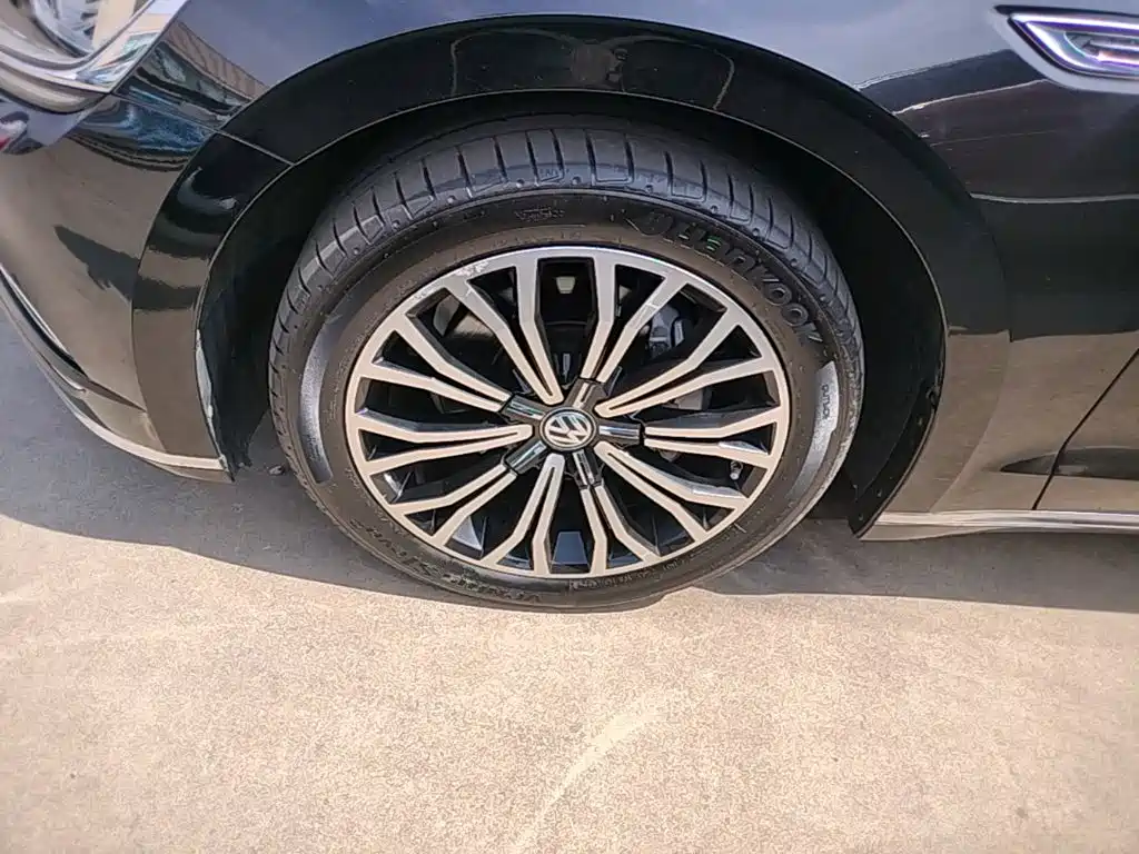 Volkswagen Phideon — миниатюра 23