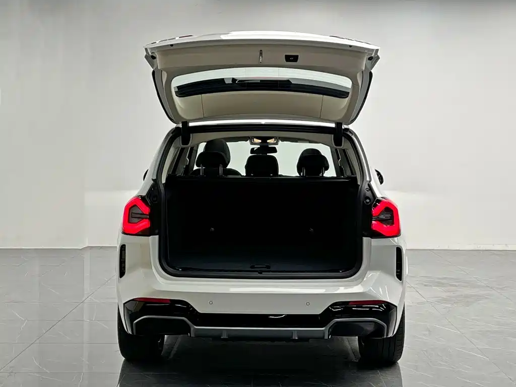 BMW iX3 — миниатюра 10