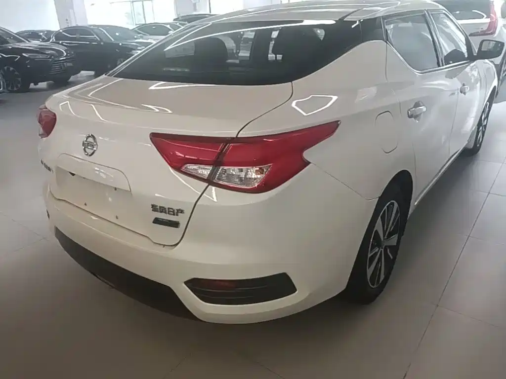 Nissan Bluebird — миниатюра 8