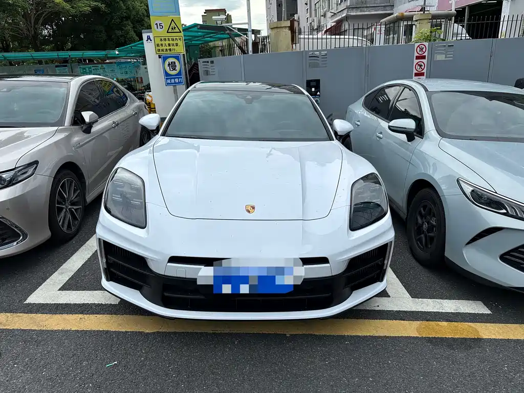 Porsche Panamera — миниатюра 2