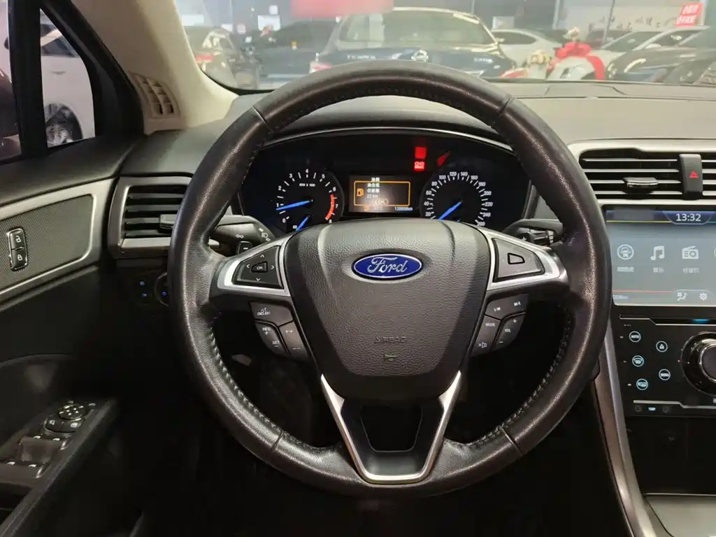 Ford Mondeo — миниатюра 11