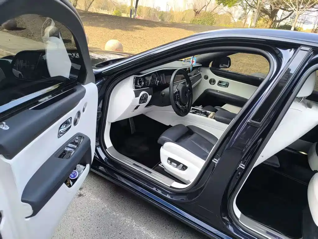 Rolls-Royce Ghost — миниатюра 11