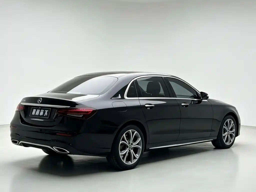 Mercedes-Benz E-Class — миниатюра 7