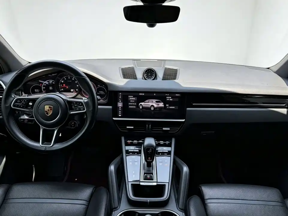 Porsche Cayenne — миниатюра 5
