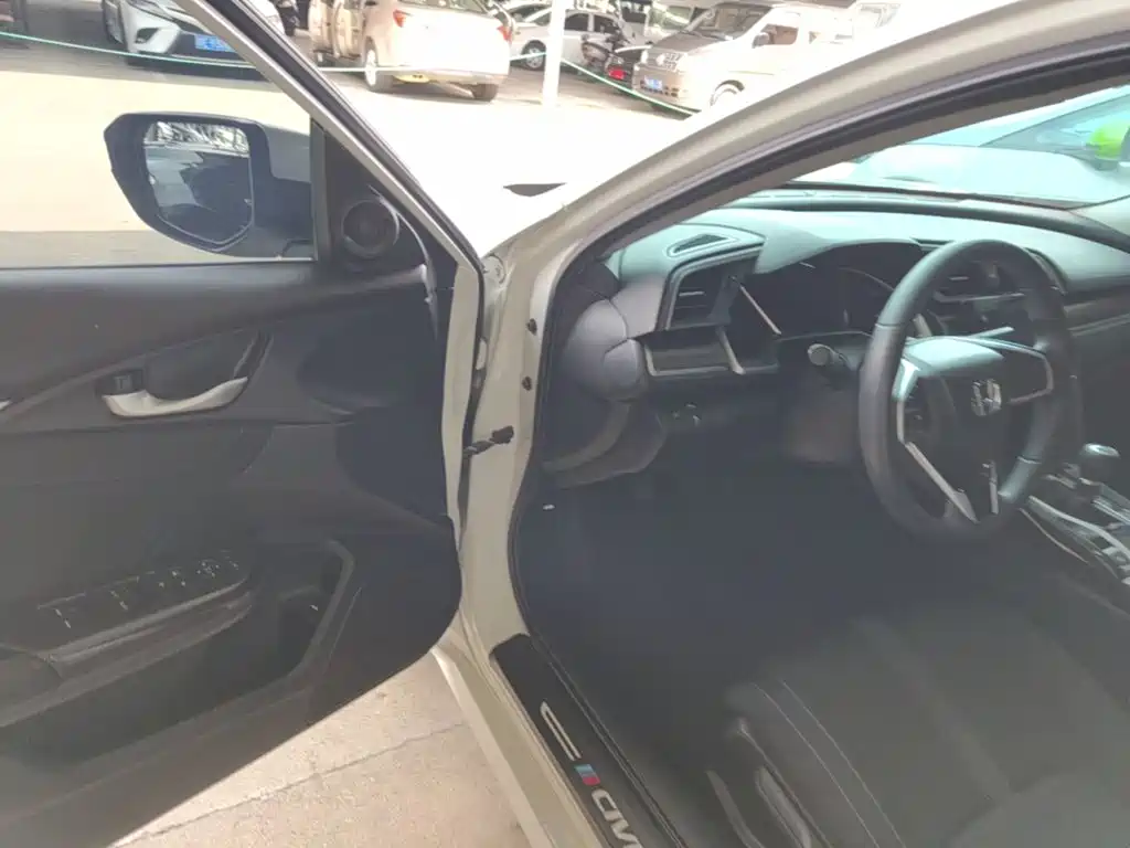 Honda Civic — миниатюра 16