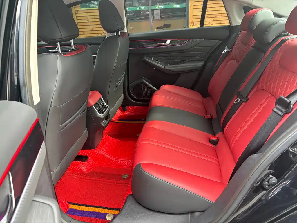 DONGFENG YI HYUN MAX