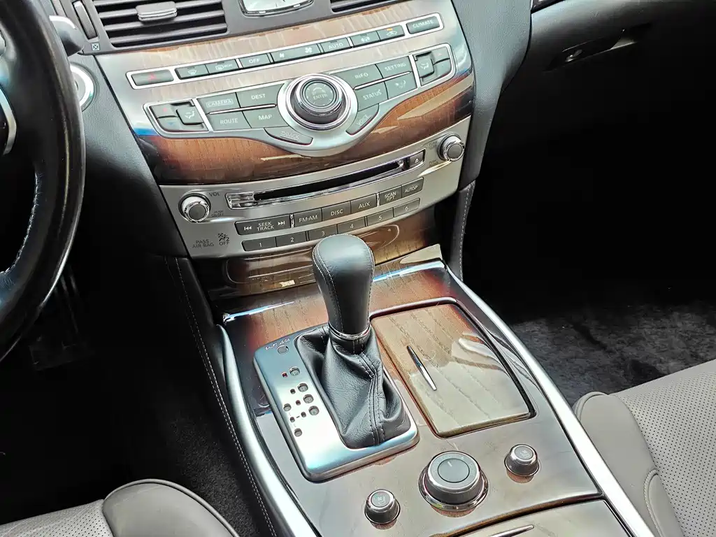 Infiniti Q70 — миниатюра 11