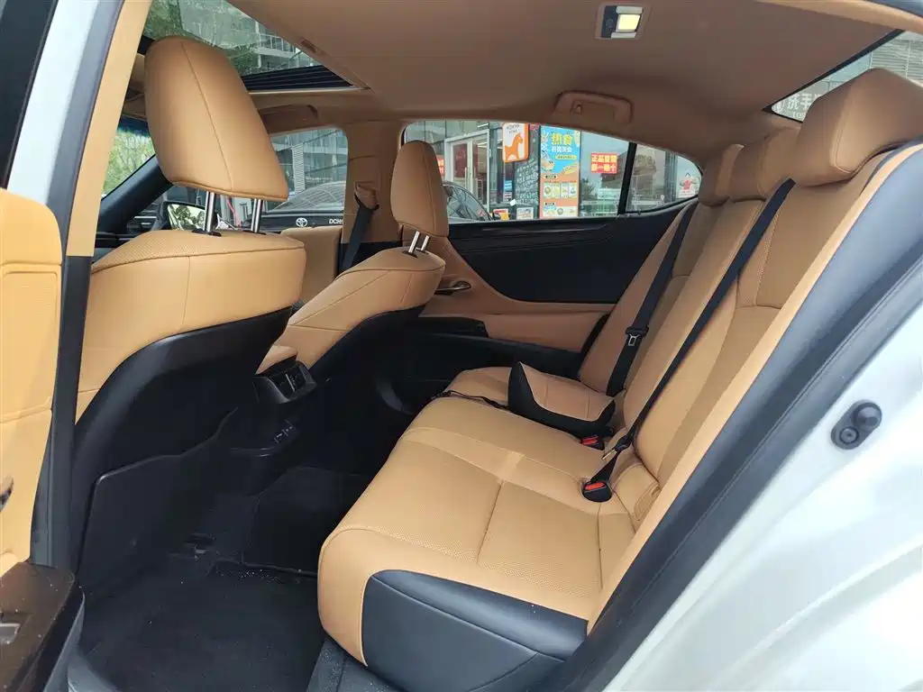 Lexus ES — миниатюра 7