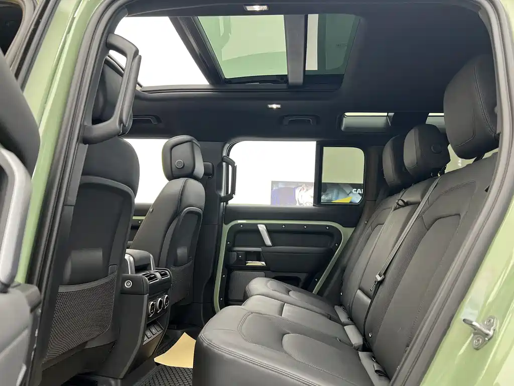 Land Rover Land Rover Defender 2023 110 3.0T P400 75