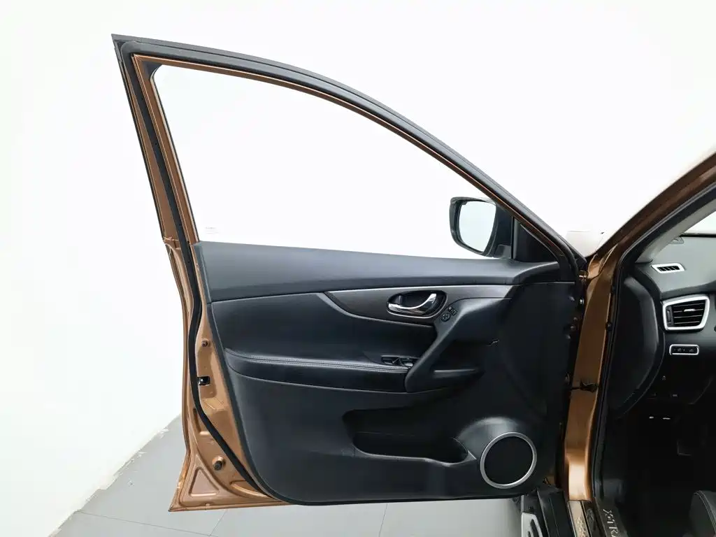 Nissan X-Trail — миниатюра 8
