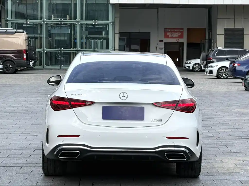 Mercedes-Benz C-Class — миниатюра 6