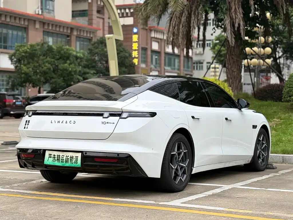 Lynk & Co 10 — миниатюра 28