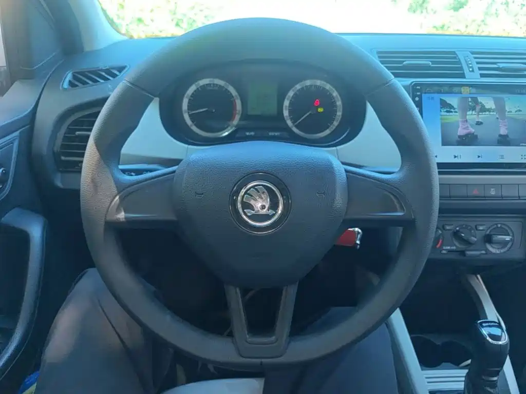 Skoda Fabia — миниатюра 11