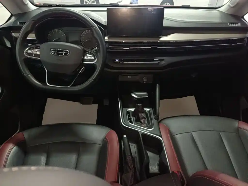 Geely Vision X3 — миниатюра 10