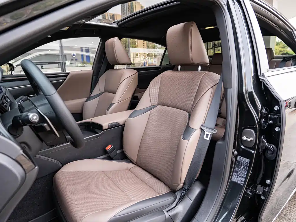 Lexus ES — миниатюра 11