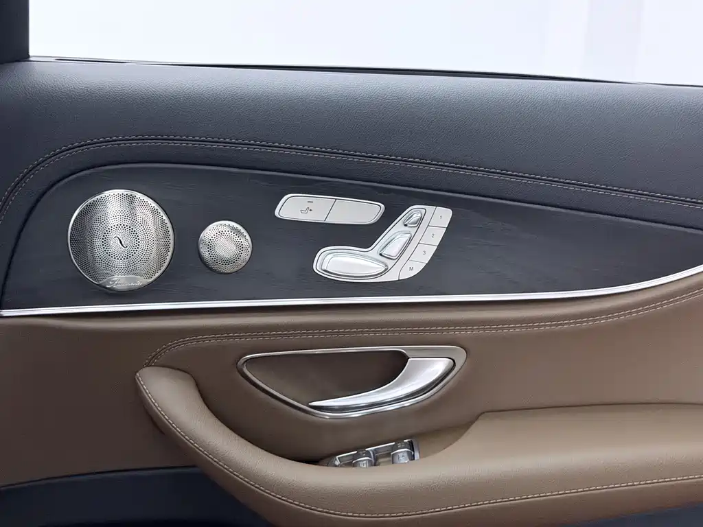 Mercedes-Benz E-Class — миниатюра 25