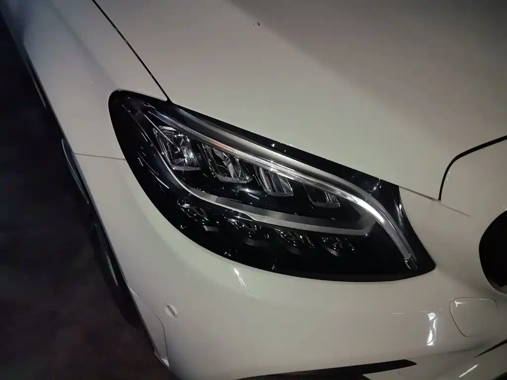 Mercedes-Benz C-Class — миниатюра 7