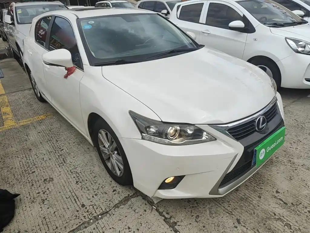 Lexus CT — миниатюра 4