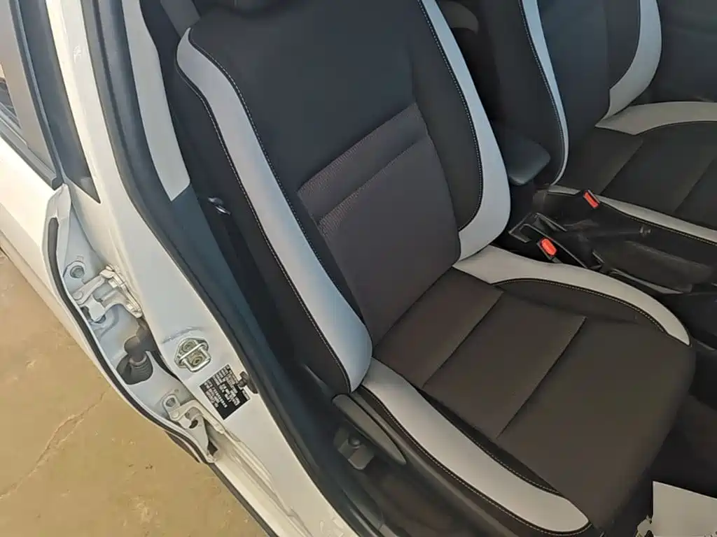 Toyota Yaris L — миниатюра 25
