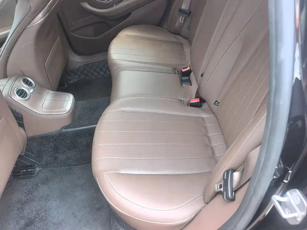 Mercedes-Benz E-Class — миниатюра 18
