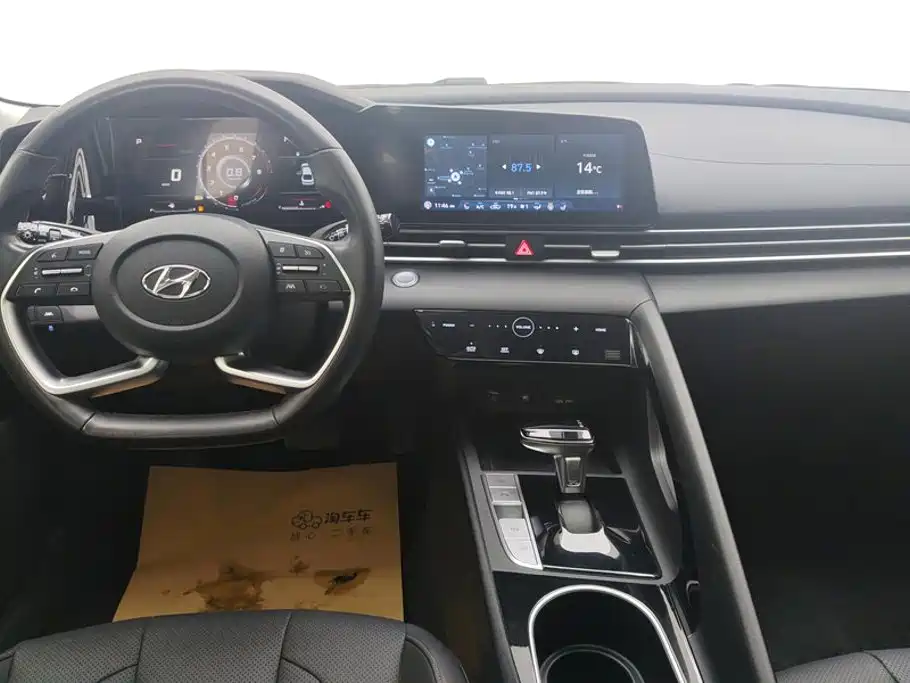 Hyundai Elantra — миниатюра 12