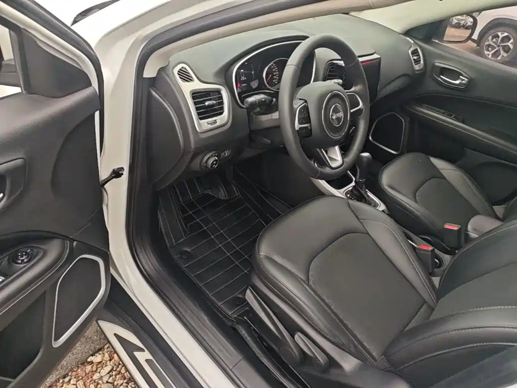 Jeep Compass — миниатюра 16