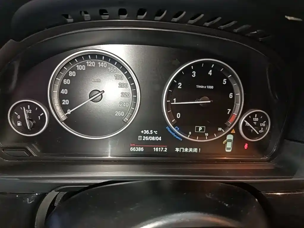 BMW 5 Series — миниатюра 12
