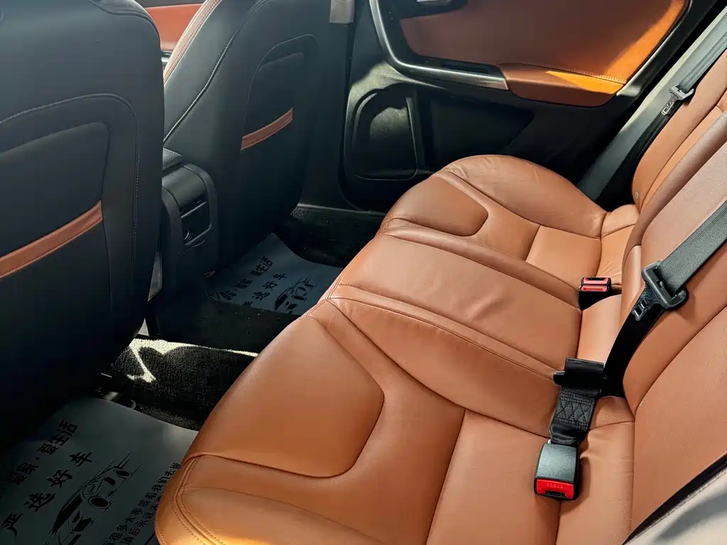 Volvo S60 — миниатюра 6