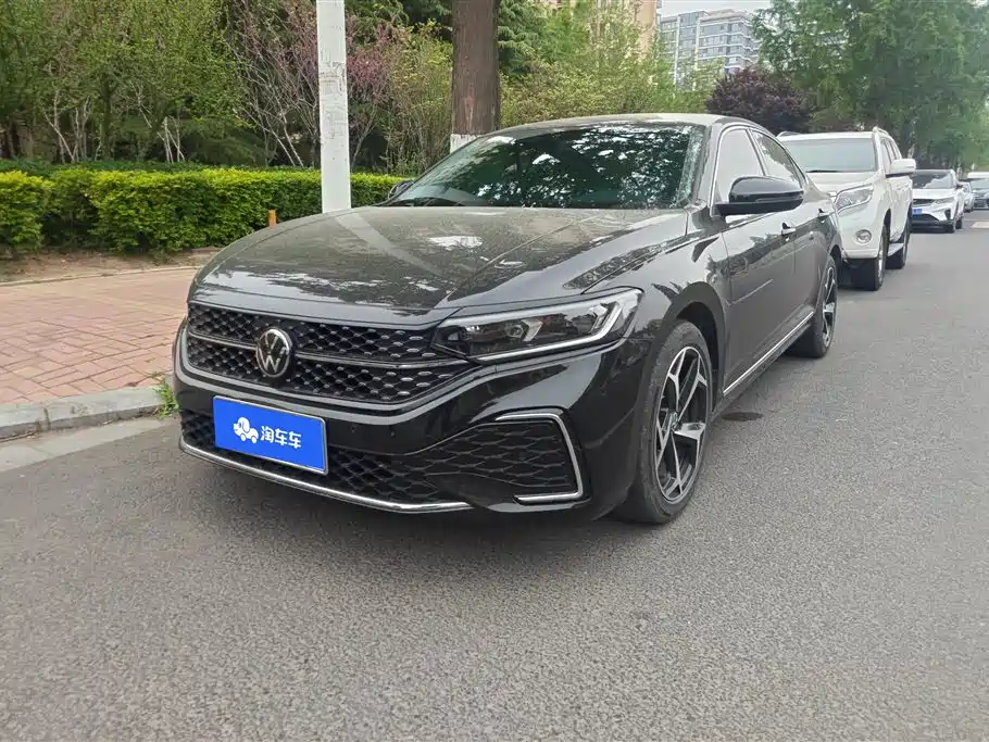 Volkswagen Passat 2025