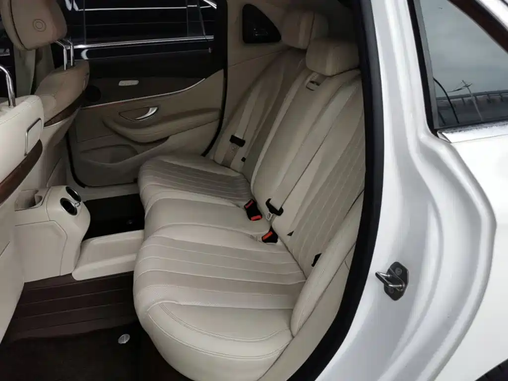Mercedes-Benz E-Class — миниатюра 17