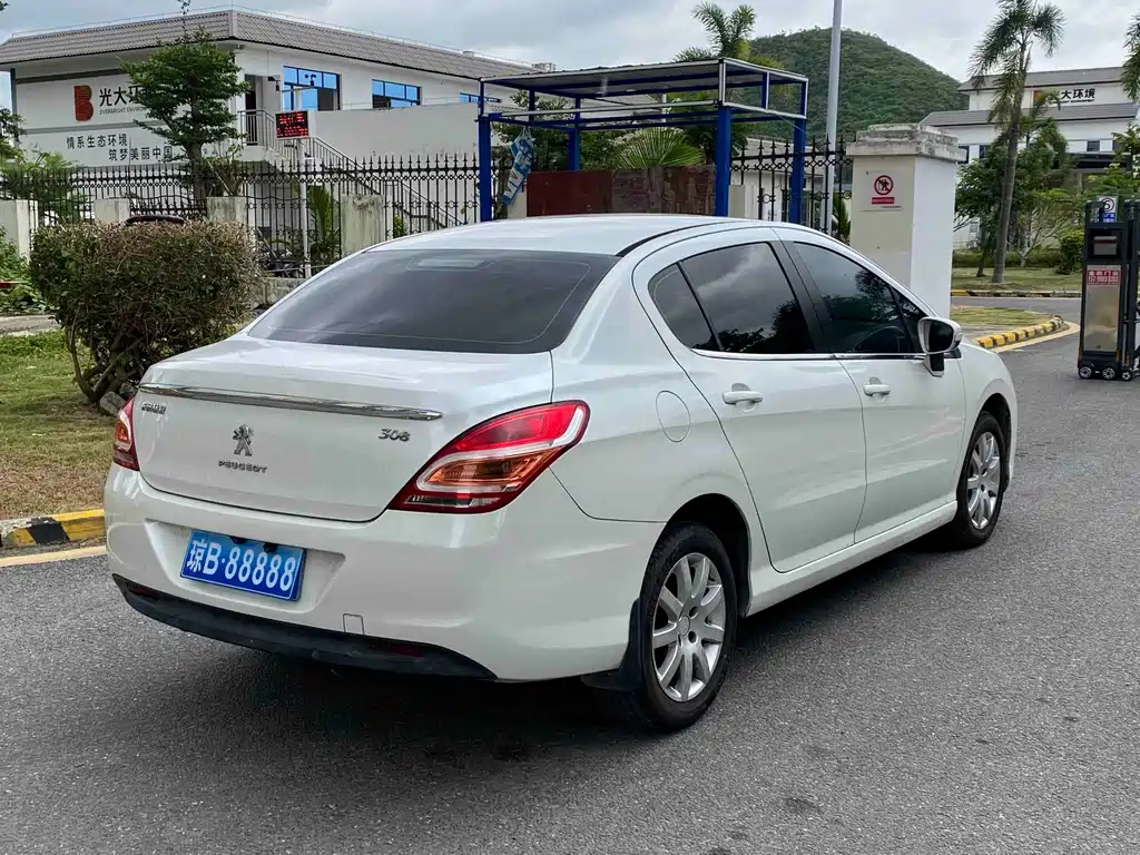 Peugeot 308 — миниатюра 7
