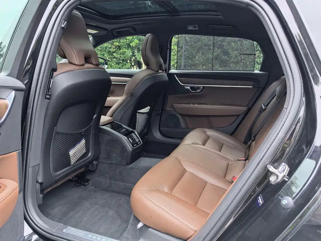 Volvo S90 — миниатюра 6