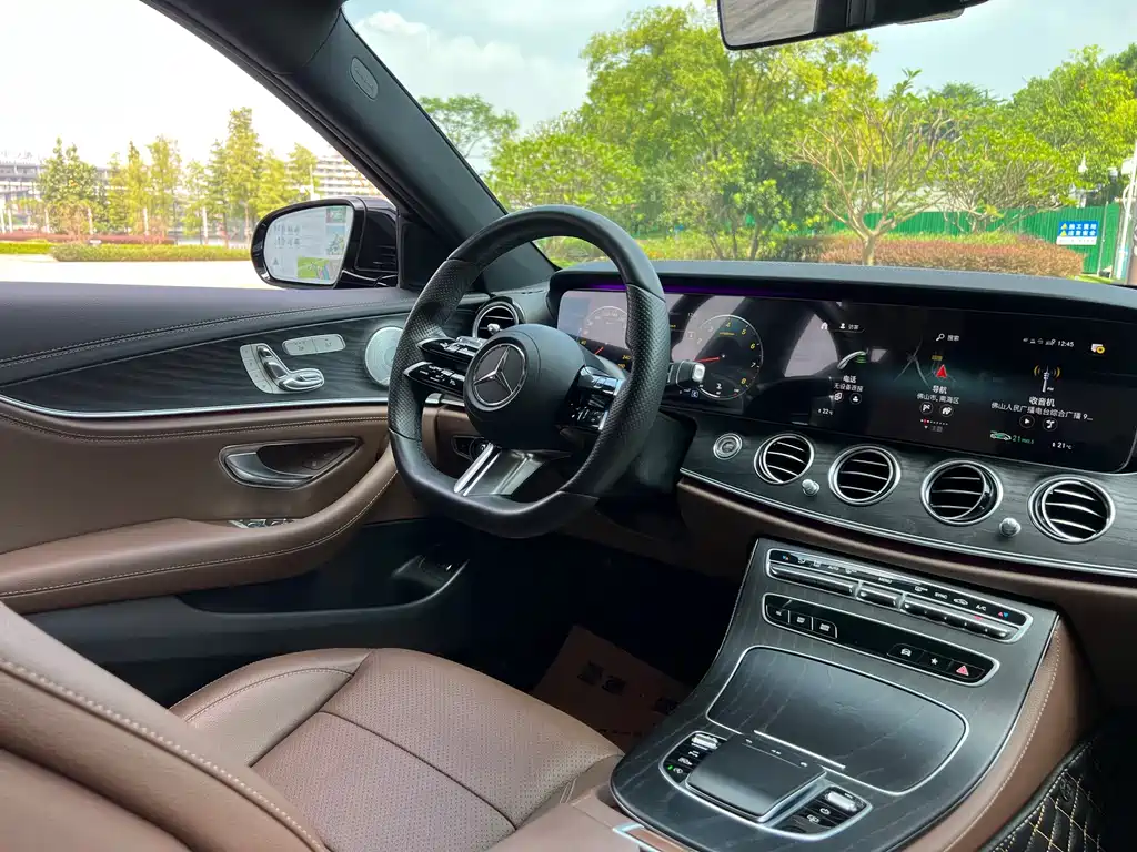 Mercedes-Benz E-Class — миниатюра 9