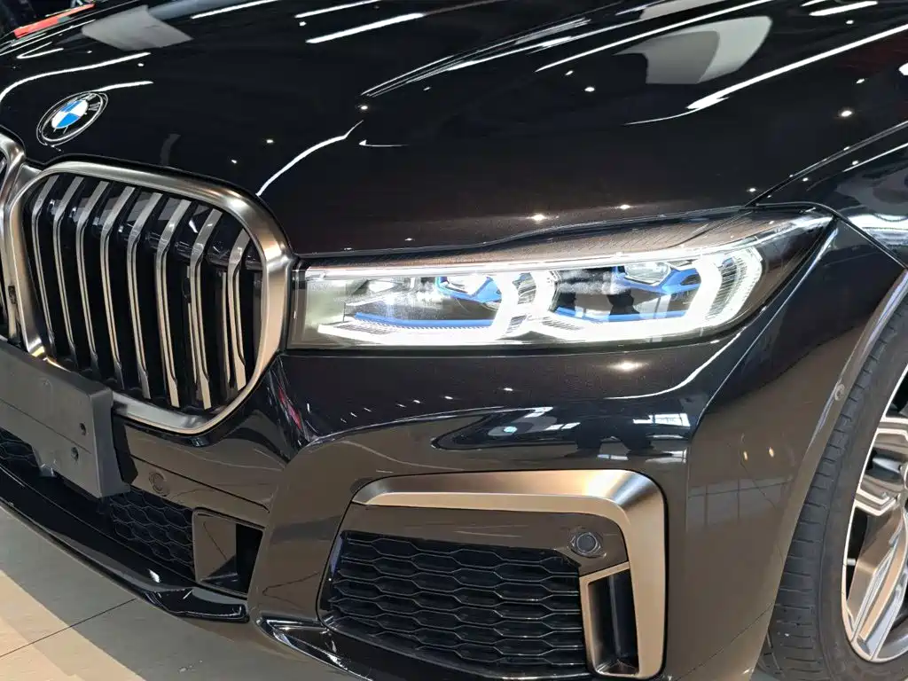 BMW 7 Series — миниатюра 9