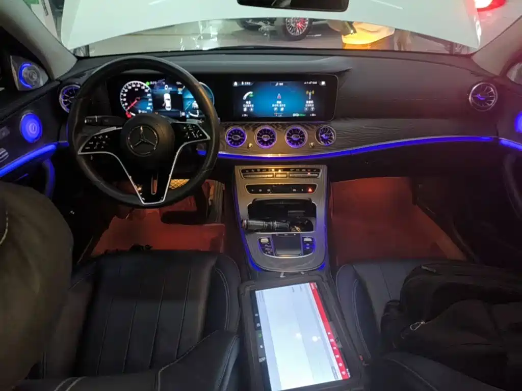 Mercedes-Benz E-Class — миниатюра 10
