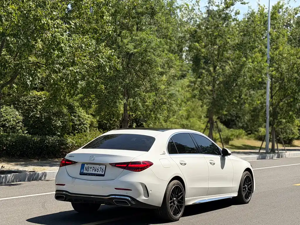 Mercedes-Benz C-Class — миниатюра 12