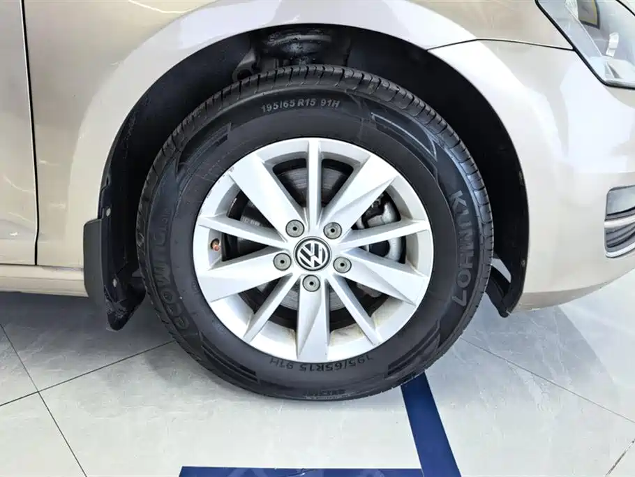 Volkswagen Golf 2015 1.6L AT Fashion