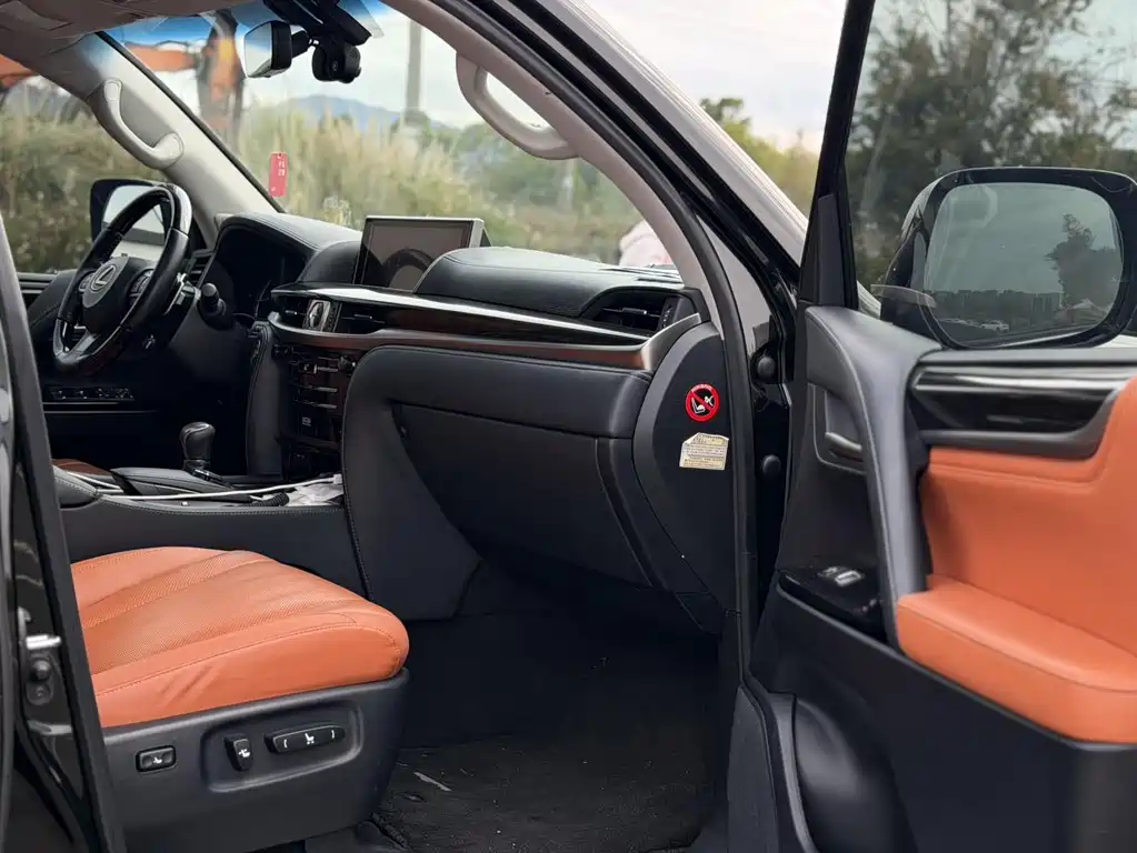 Lexus LX — миниатюра 6