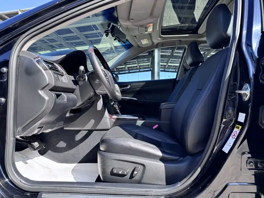 Toyota Camry — миниатюра 15