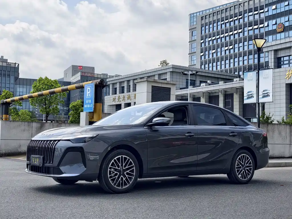 Roewe i6 — миниатюра 2