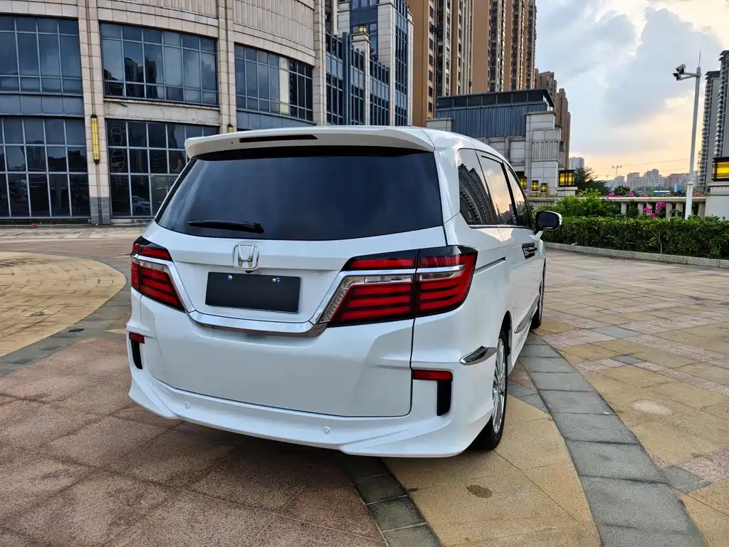 Honda Elysion — миниатюра 5