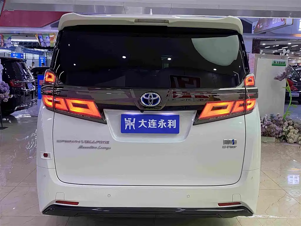 Toyota Vellfire — миниатюра 16