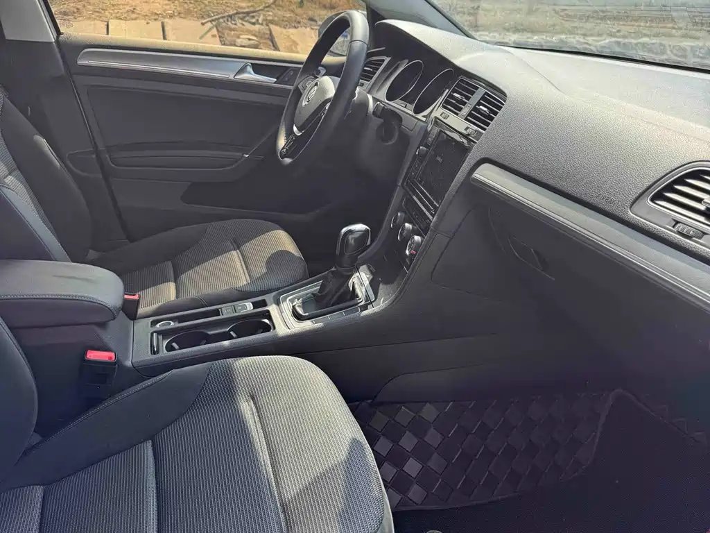 Volkswagen Golf — миниатюра 11