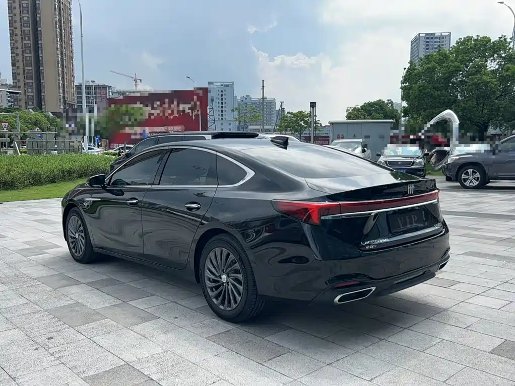 Buick LaCrosse 2025 28T Platinum