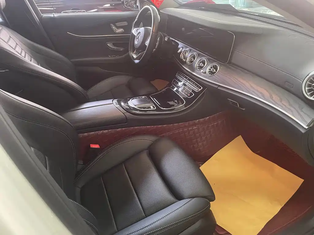 Mercedes-Benz E-Class — миниатюра 6