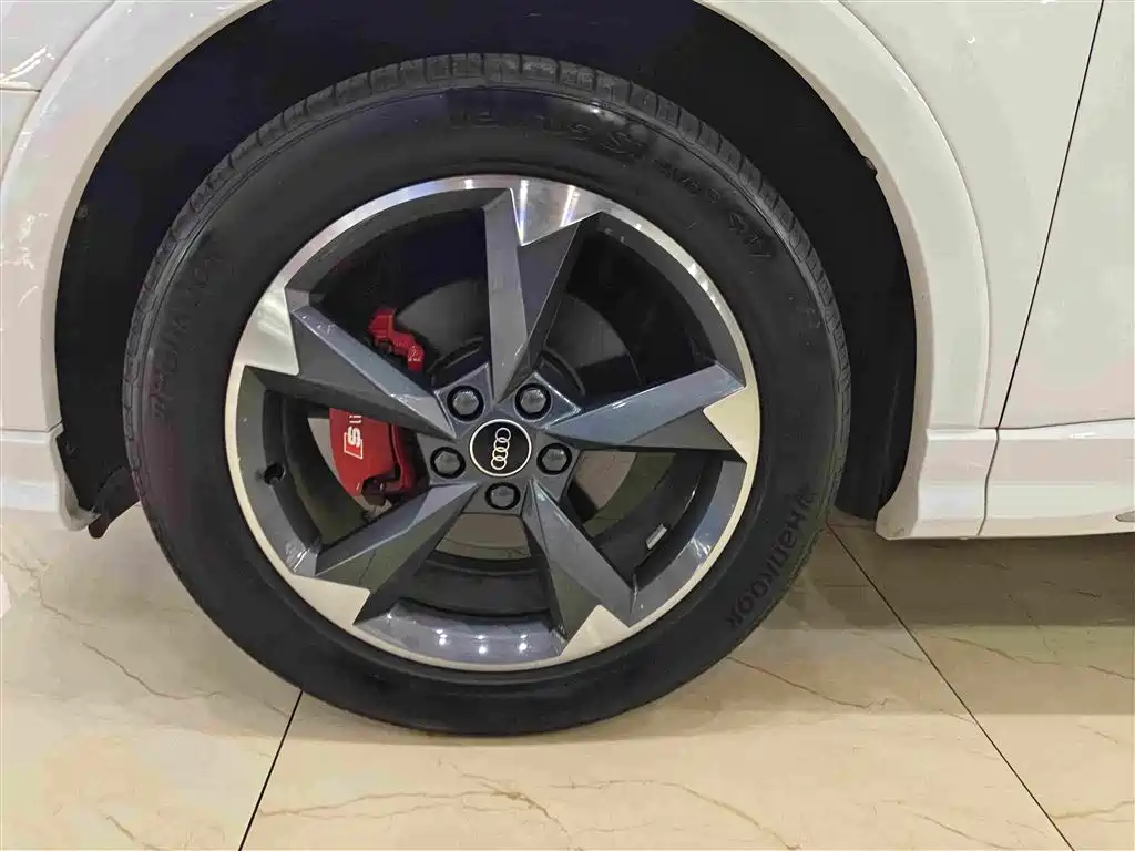 Audi Q3 — миниатюра 10